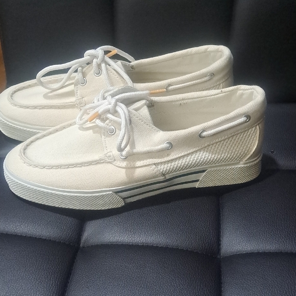 White Canvas Boat Shoes - Picture 4 of 7
